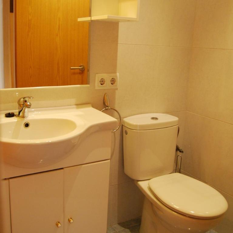 Clot MiraBarna Apartments - Apartment mit 2 Schlafzimmern und Balkon (1-3 Erwachsene) - 14