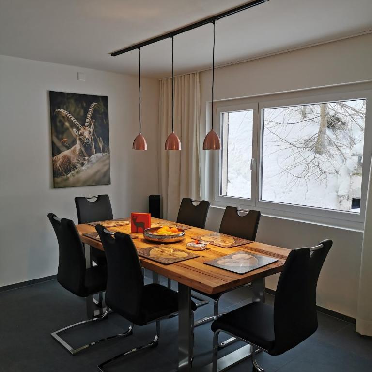 Ferienwohnung Pontresina - Chesa Andrea - Gartensitzplatz - Apartment mit 3 Schlafzimmern - 10
