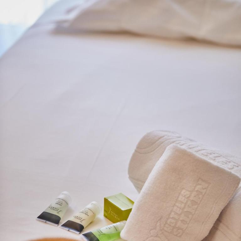 Silken Reino de Aragón - Habitación Doble Confort con cama supletoria - 1 o 2 camas - 14