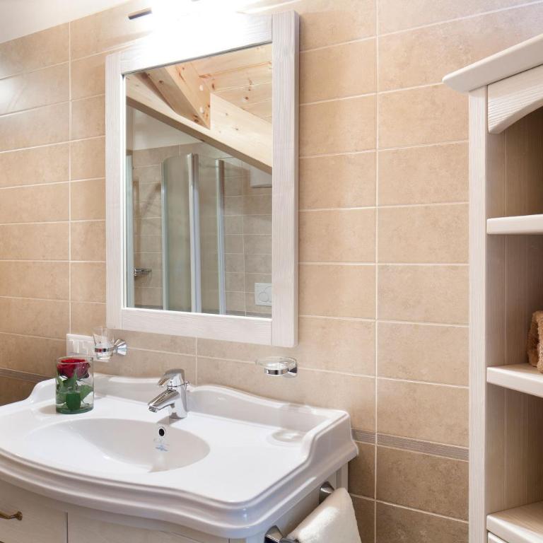 Residence Baron - Appartamento con 2 Camere da Letto e con Vista Montagna - 5