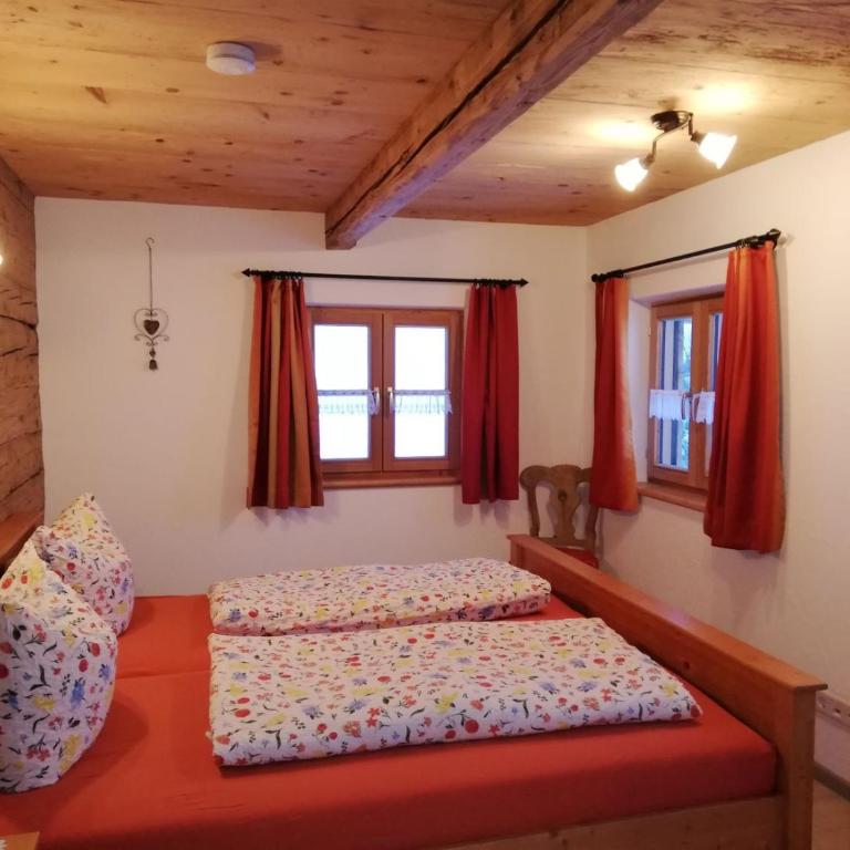 Ferienwohnung Grabenhäusl inkl. Chiemgaukarte - Apartment mit Balkon - 2