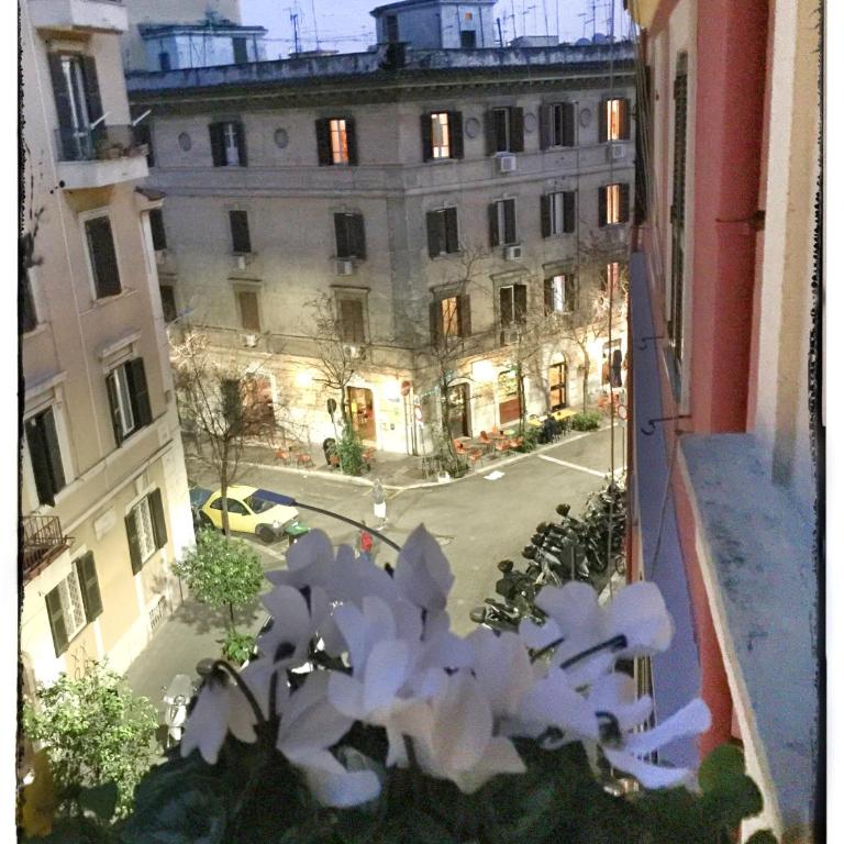 PIGNETO VILLAGE B&B Roma Apartment with Balcony Metro C - Appartamento con Balcone - 58