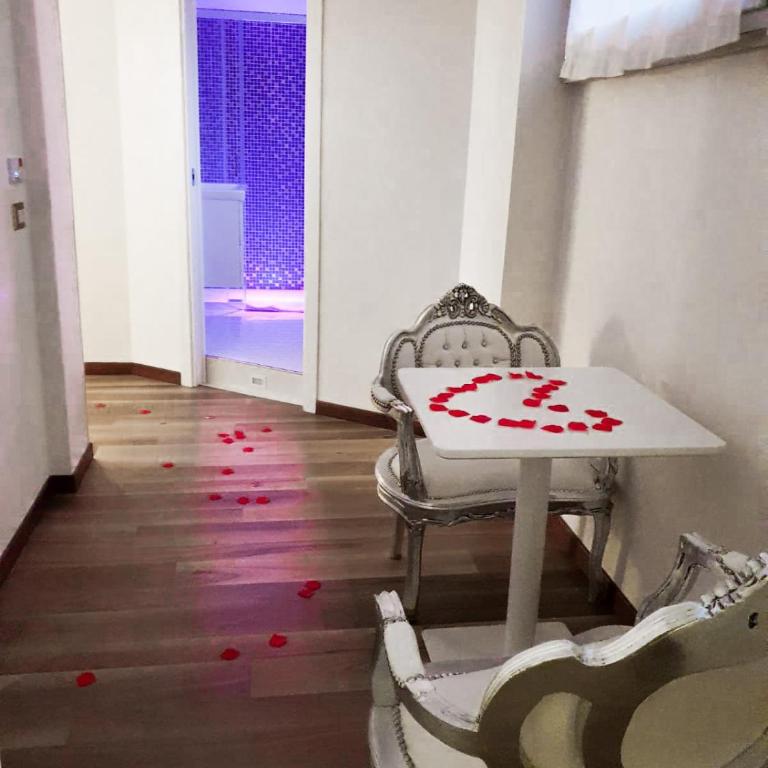 Suites Roma Tiburtina Elegance - Suite con Sauna e Vasca Idromassaggio Privata - 2