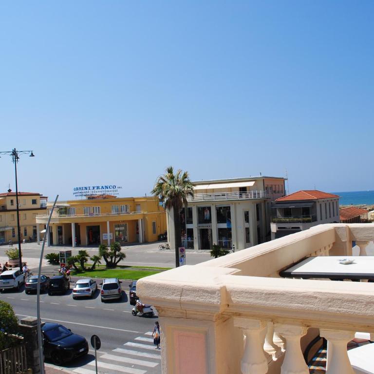Villa Tina Hotel - Due Camere Comunicanti con Balcone e Vista Mare - 3