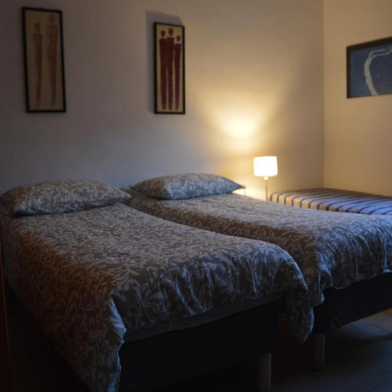 Appartamento presso il Teatro Lirico - Appartamento con 2 Camere da Letto - 35