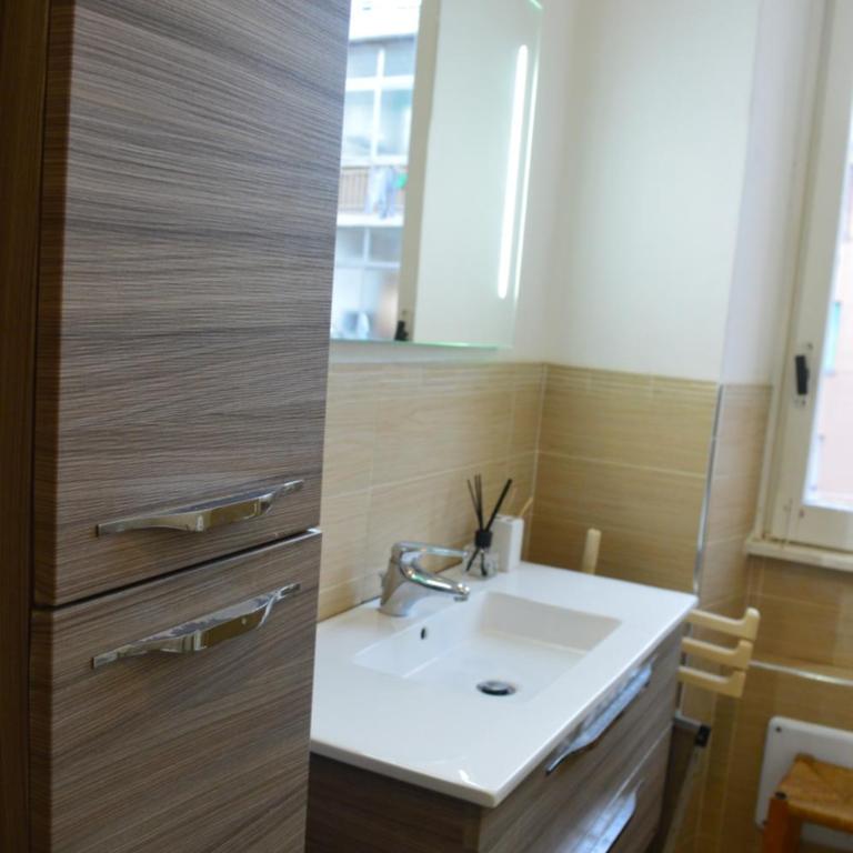 Appartamento presso il Teatro Lirico - Appartamento con 2 Camere da Letto - 46