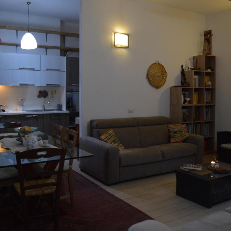 Appartamento presso il Teatro Lirico - Appartamento con 2 Camere da Letto - 52