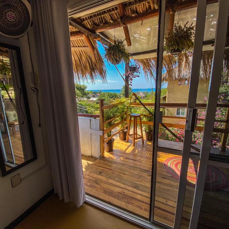 Shaka House - Habitación Doble con balcón y vistas al mar - 5