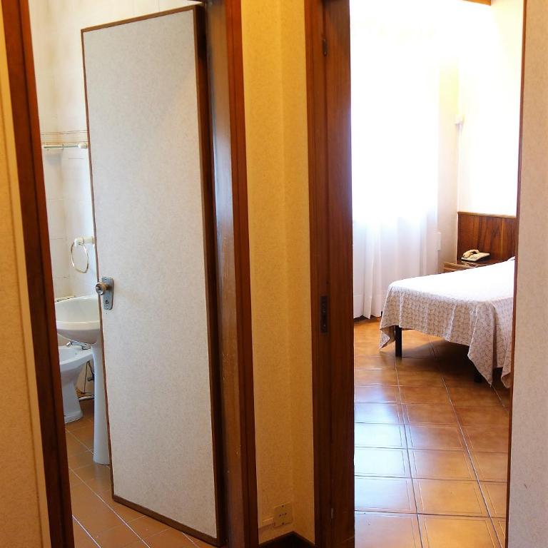 Euromotel Croce Bianca - Camera Familiare (2 Adulti + 2 Bambini) - 3