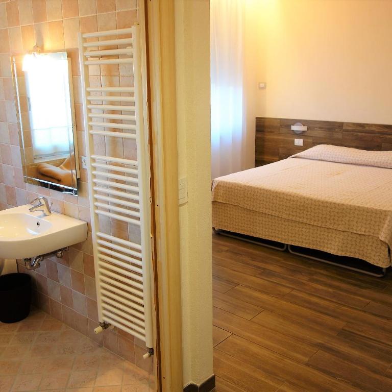 Euromotel Croce Bianca - Camera Tripla con Accesso Disabili - 4