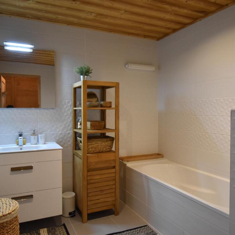 VAUJANYLOCATIONS - Saphir 04 - Appartement 2 Chambres - 11