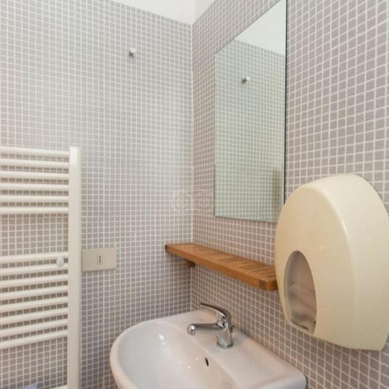 Sunflower City Student Hostel & Bar - Budget Twin Room with Private Bathroom - 3