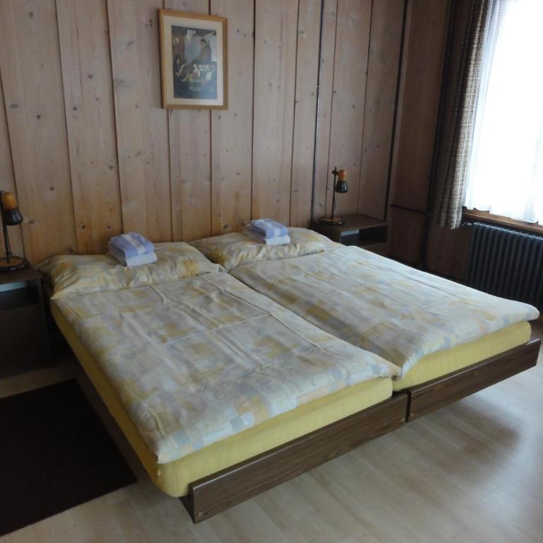 Hotel-Restaurant Stechelberg Bed & Breakfast - Doppelzimmer mit Gemeinschaftsbad - 3