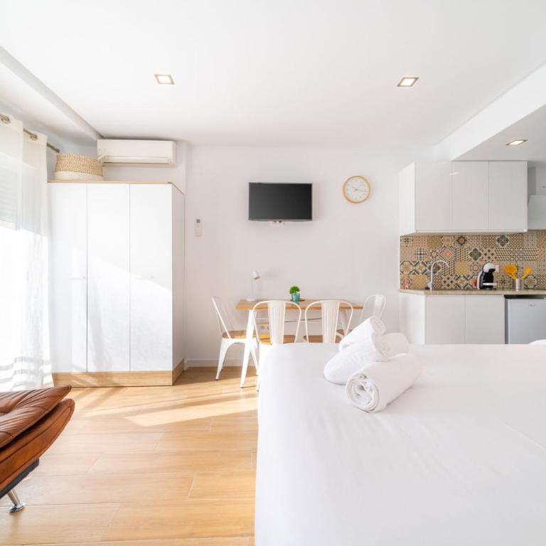 Stay In Riscal - Studio Apartment - 2