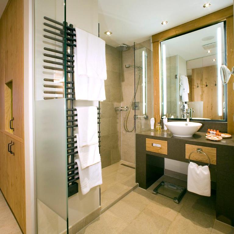Aktiv- & Wellnesshotel Bergfried - Deluxe Doppelzimmer - 4