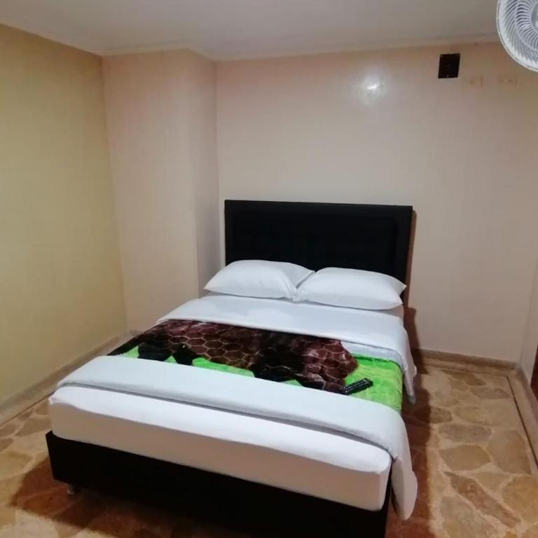 HOTEL GOLDEN SUITE - Queen Room - 8