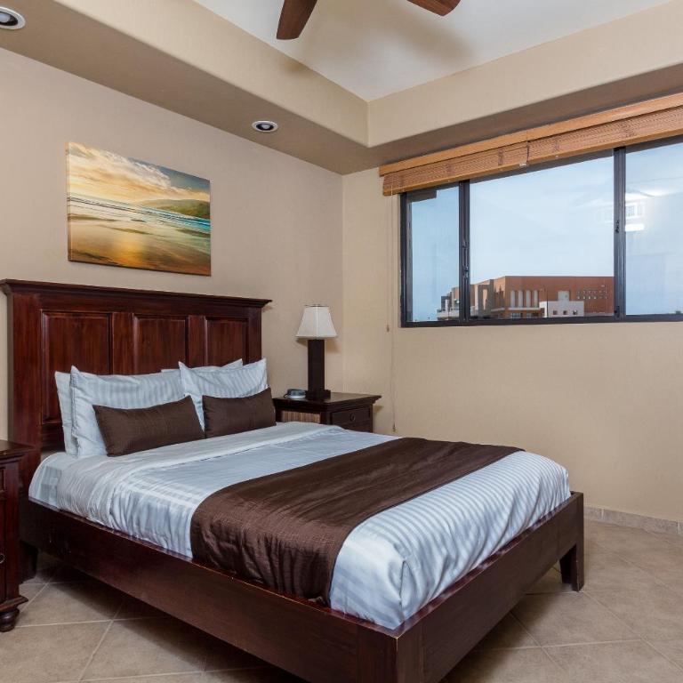 Las Palomas 2BR GROUND FLOOR Huge Patio/Closest to Lazy River/Steps to Beach - Two-Bedroom Apartment - 16