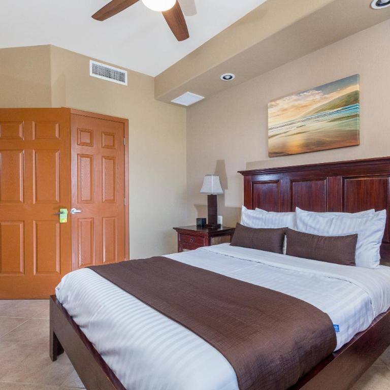 Las Palomas 2BR GROUND FLOOR Huge Patio/Closest to Lazy River/Steps to Beach - Two-Bedroom Apartment - 18