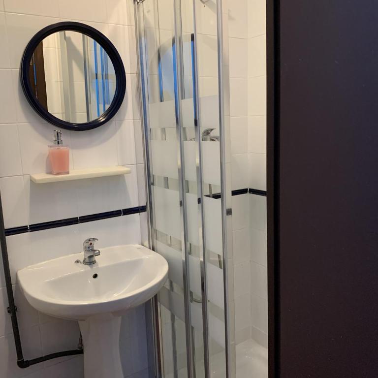Pension Lisdos - Habitación Triple con baño privado - 4