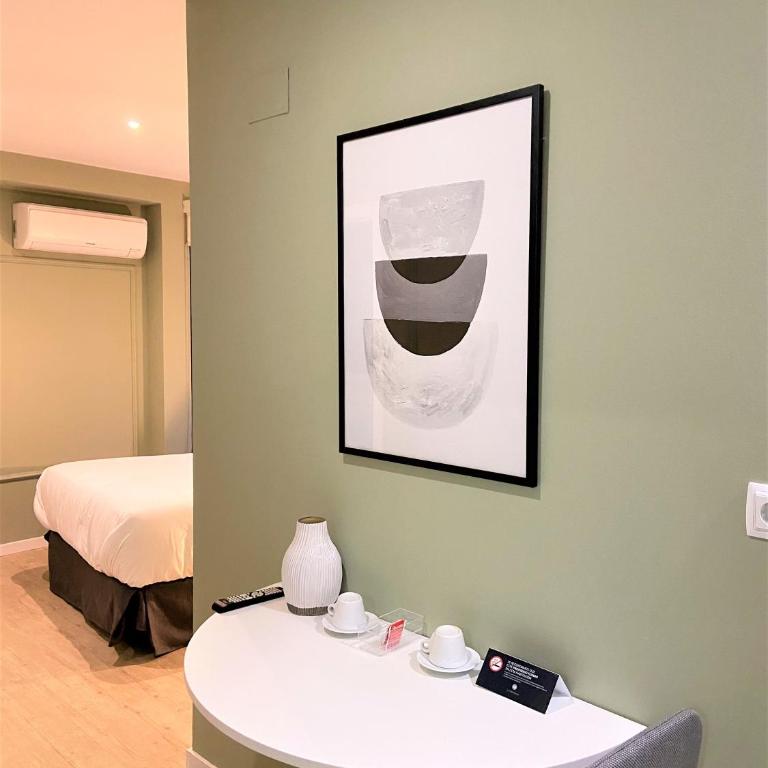 L&H La Latina Selection - Double Room - Disability Access - 8