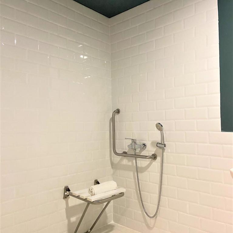 L&H La Latina Selection - Double Room - Disability Access - 11