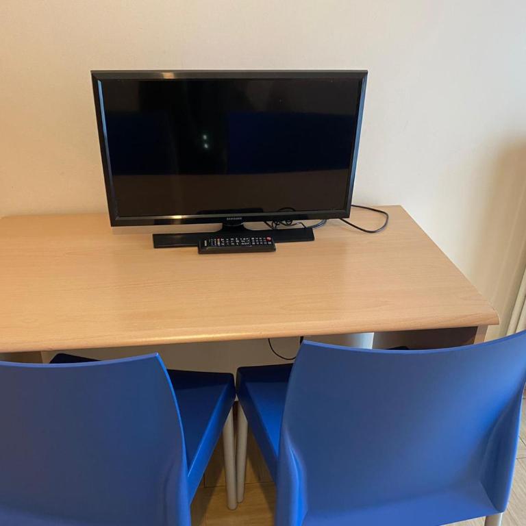 Casa Vacanze Paolo VI - Camera Doppia con Letti Singoli con Bagno Privato - 13