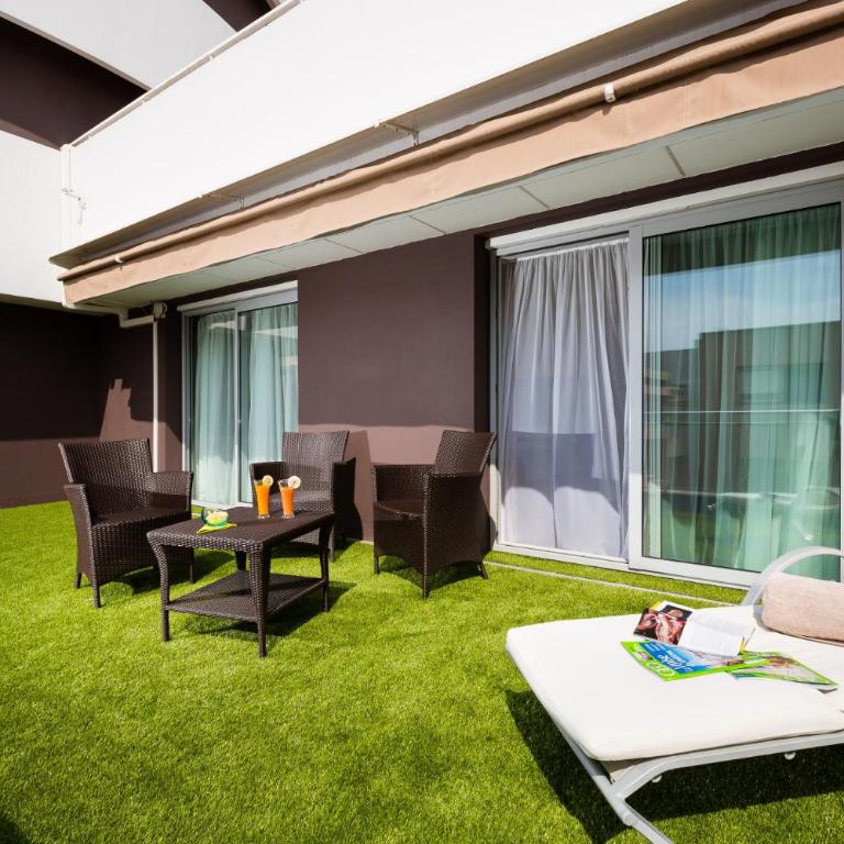 Hôtel Hélios - Chambre Double Deluxe - Vue sur Ville - 1
