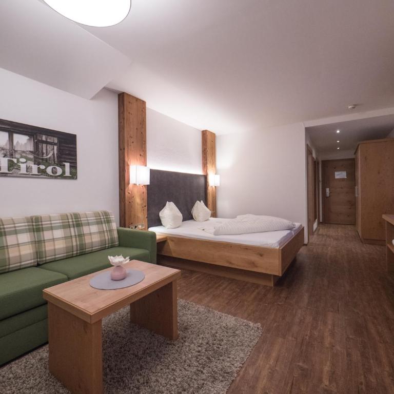 Hotel Alphof Alpbach - Deluxe Doppelzimmer "Bergidyll" mit Balkon - 9