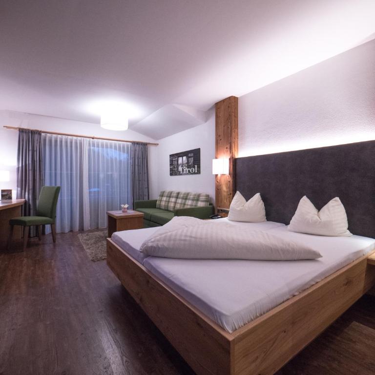 Hotel Alphof Alpbach - Deluxe Doppelzimmer "Bergidyll" mit Balkon - 1