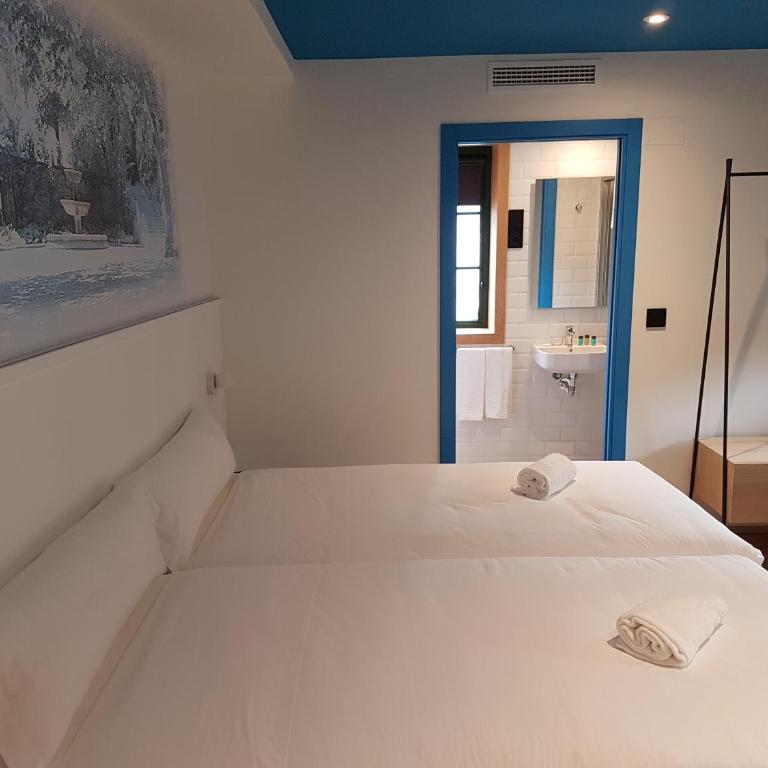 Alameda Rooms Santiago - Standard Family Room - 6