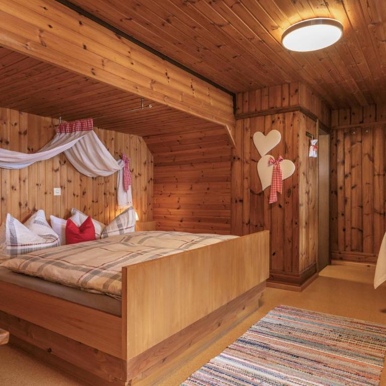 Pension Bauernhof Baumgartner Stanahof - Doppelzimmer mit Zustellbett - 2