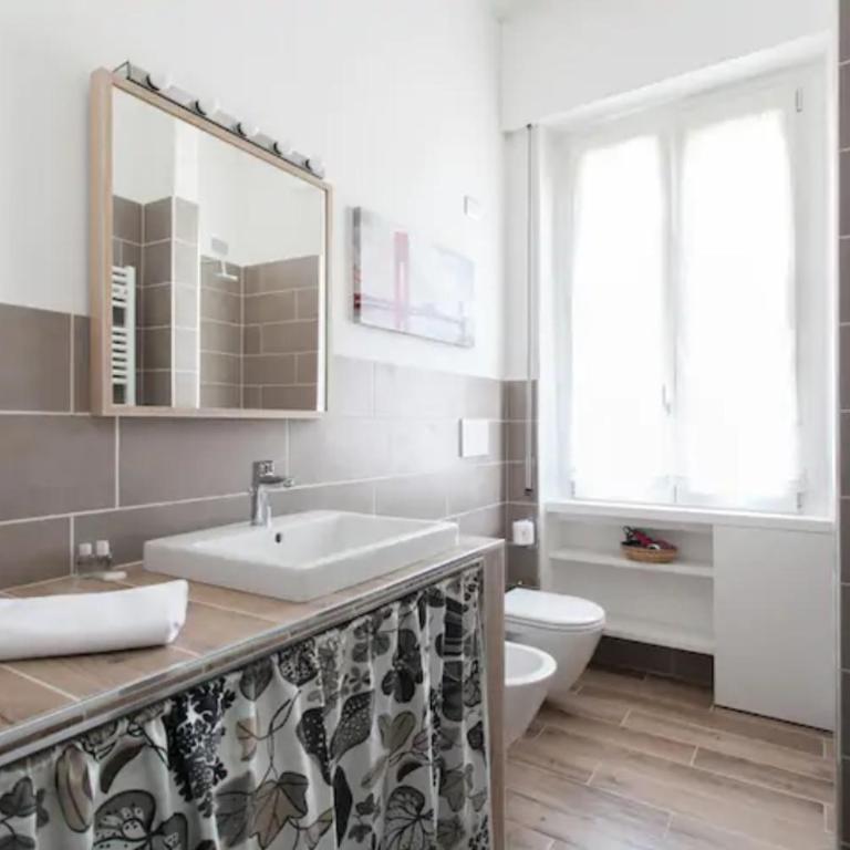 GuestHost - Piazzale Susa Bright Flat con Veranda - Appartamento con 1 Camera da Letto - 9