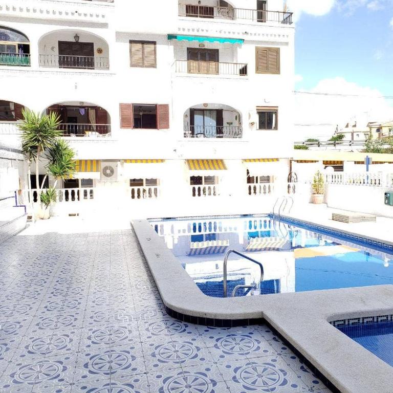 Playa Flamenca Splendid apartment on the beach - Three-Bedroom Apartment - 5
