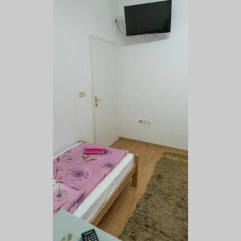 apartment HOME - Three-Bedroom Apartment - 13