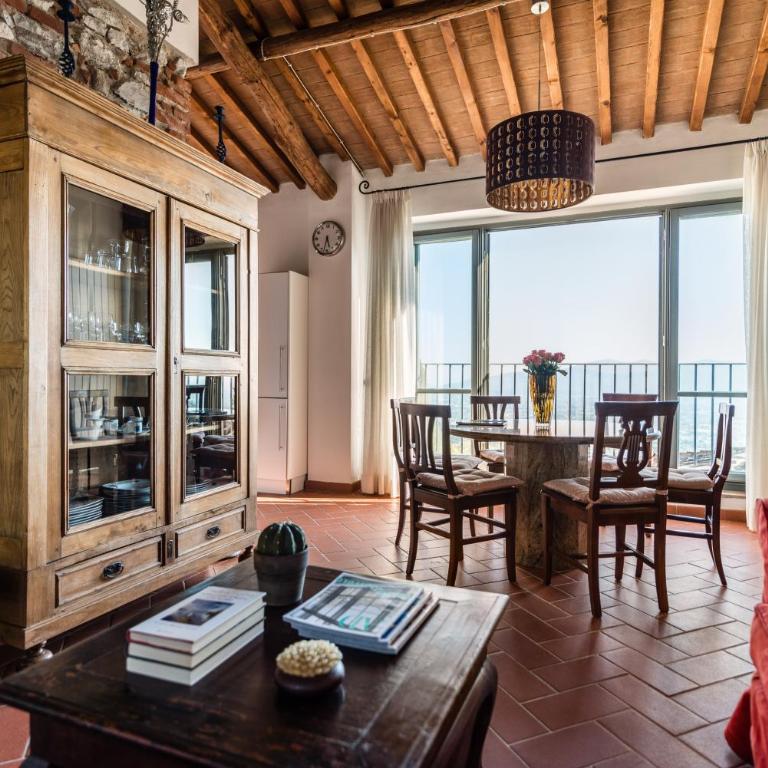 Tenuta Guinigi Antico Borgo di Matraia - Exclusive Holidays apartments & Pool - Appartamento Executive con 2 Camere da Letto, Vista, Giardino Privato e Patio - 2