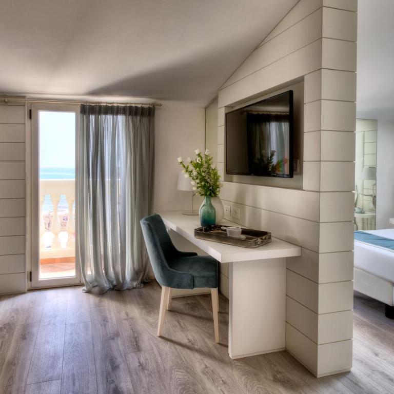 Novecento Suite Hotel - Junior Suite with Balcony - 1