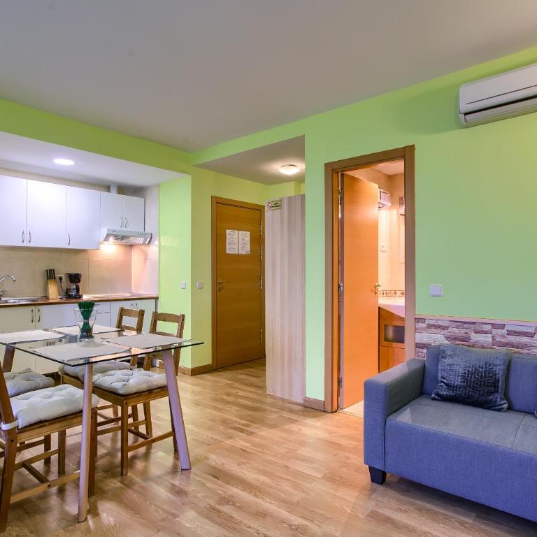 Apartamentos Barajas - Superior Studio - 1
