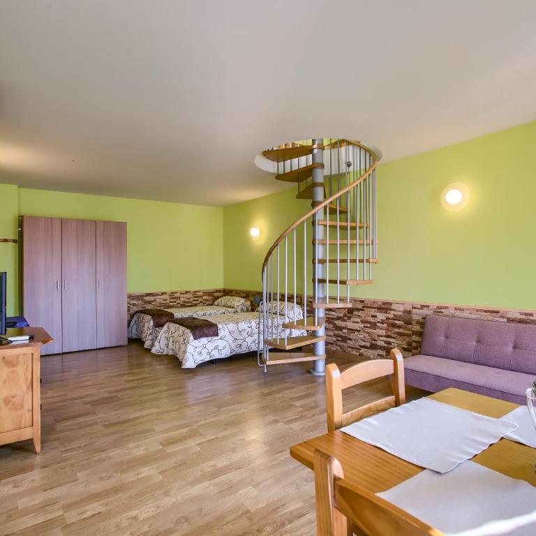Apartamentos Barajas - One-Bedroom Apartment with Terrace - 10