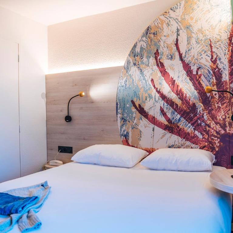 ibis Styles Antibes - Chambre Standard avec 1 Lit Double et 1 Lit Simple - 11