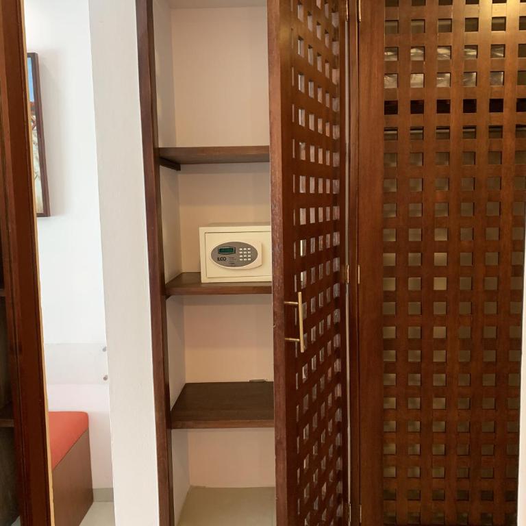 Wyndham Merida - Standard King Room - 11