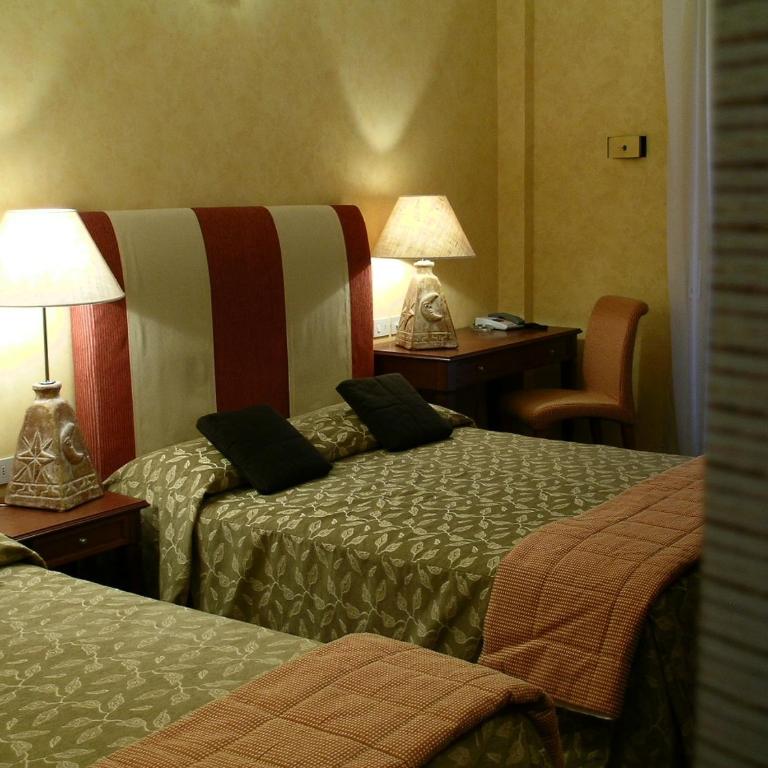 AmbientHotels Panoramic - Camera Tripla Standard - 2
