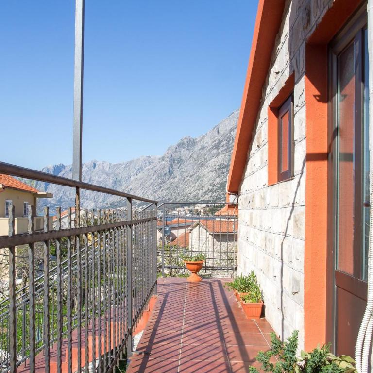 Piano apartments - One-Bedroom Apartment with Balcony - 13