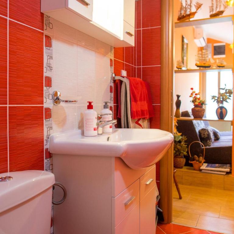 Piano apartments - One-Bedroom Apartment with Balcony - 50