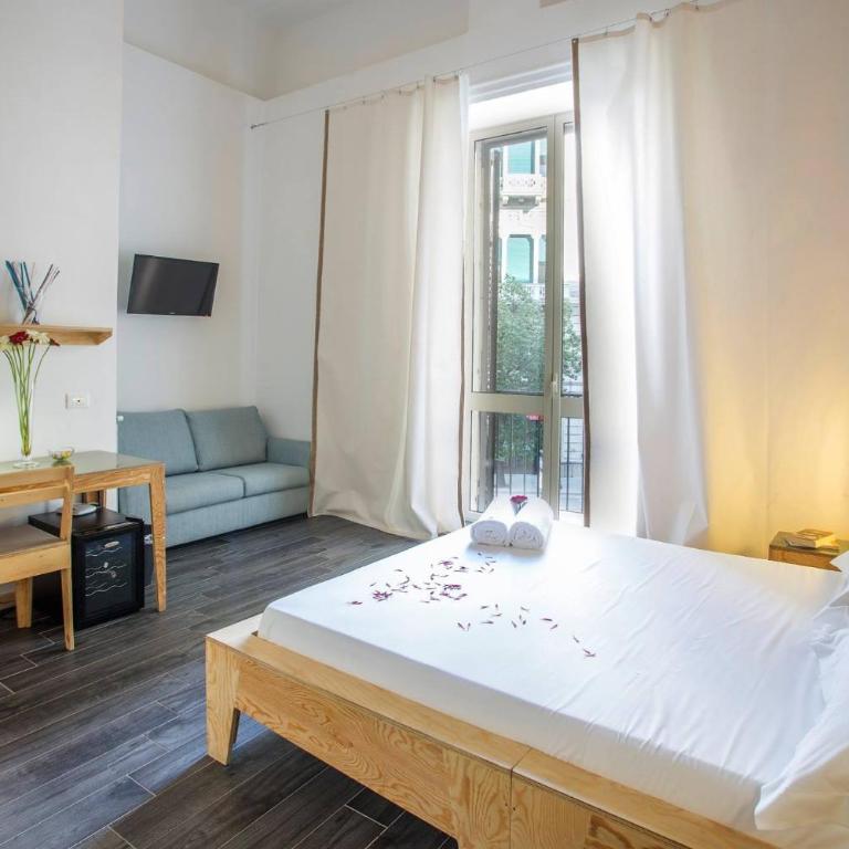 AQUAROOMS Suites - Junior Suite - 16