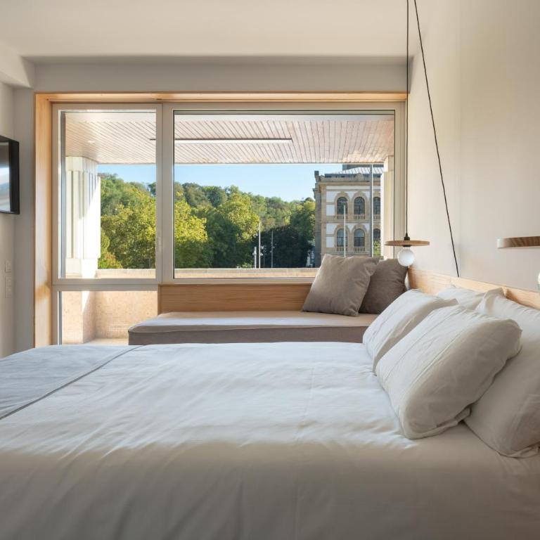 Cristina Enea Rooms - Habitación Doble Superior con vistas a la ciudad - 3