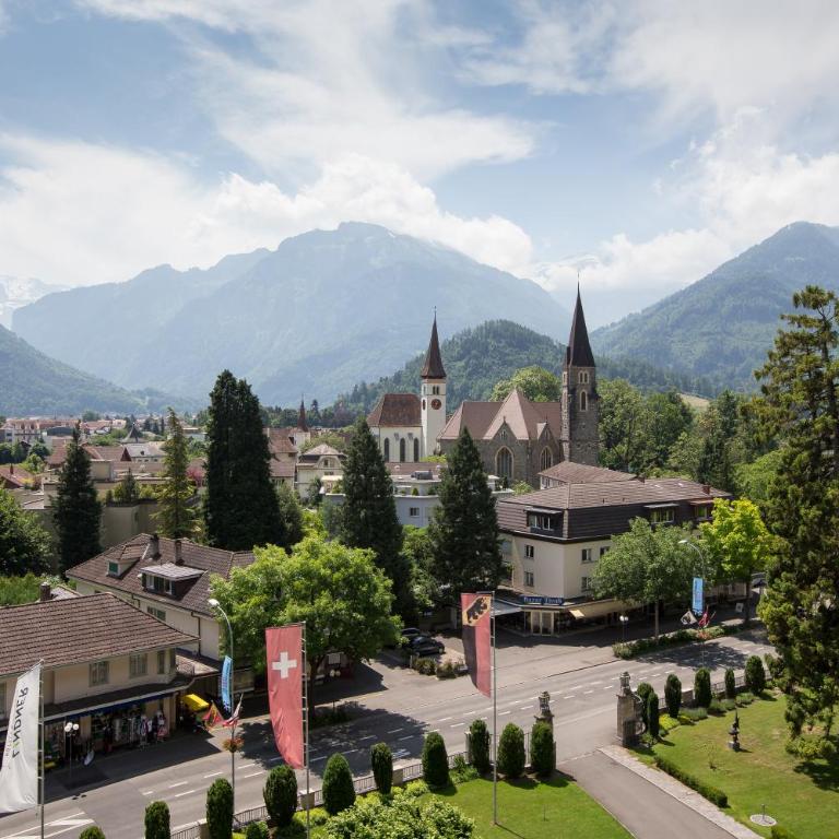 Grand Hotel Beau Rivage Interlaken - Deluxe Zimmer mit Kingsize-Bett, Balkon und Bergblick - 13
