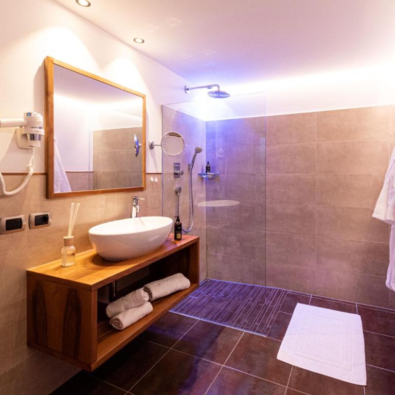 Residence Sovara - Appartamento con 2 Camere da Letto (5 Adulti) - 11