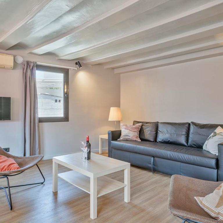 My Address in Plaza Real - Three-Bedroom Apartment - 9