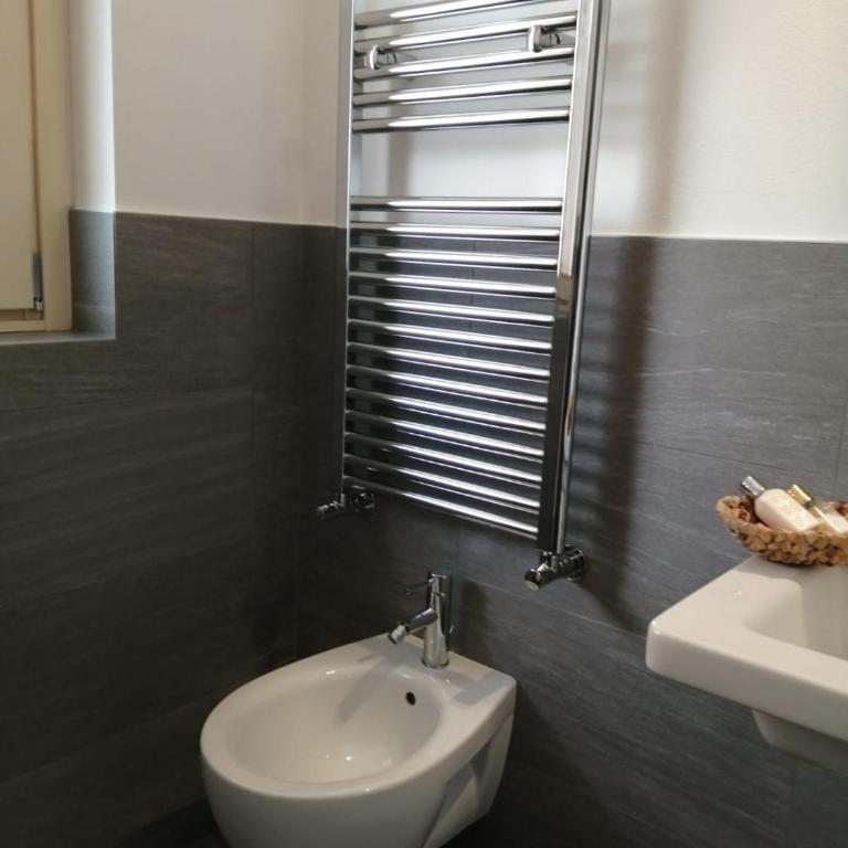 Bellagio Holiday Home - Two-Bedroom Apartment - 39
