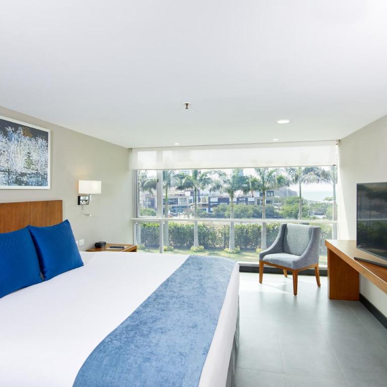 Wyndham Manta Sail Plaza Hotel and Convention Center - Family Suite - 3